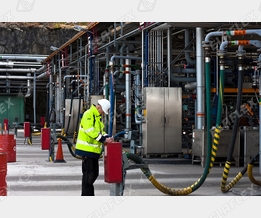 Composite hose Danoil 7GG, DDC-M Dry Disconnect Coupling, airport depot