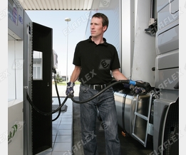 Urea solution filling, truck: ZVA AdBlue® HV nozzle