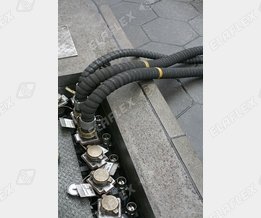 Fernfüllschacht Tankstelle, LTW Schlauchleitungen mit TW-Kupplungen