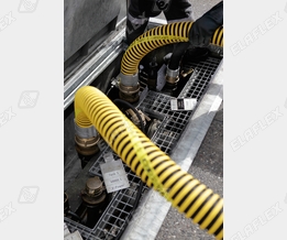 Entladung Mineralölprodukte an der Tankstelle (Tankwagen zu Erdtank)