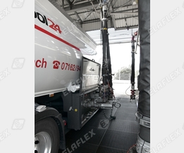 Terminal / Gantry: TW-Schlauchleitungen zur Untenbeladung von Tankwagen
